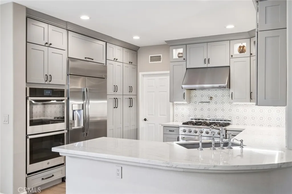 Additional image 33 of 85 Passage, Irvine, CA 92603