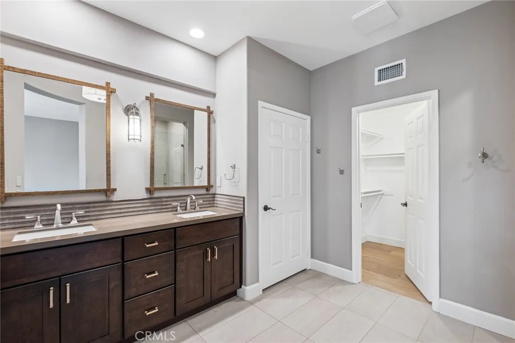 Additional image 39 of 85 Passage, Irvine, CA 92603
