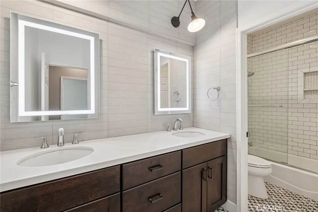 Additional image 47 of 85 Passage, Irvine, CA 92603