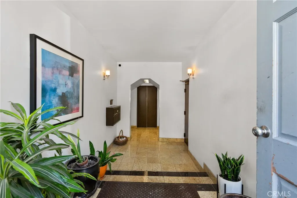 Additional image 5 of 1742 S Bentley Avenue Unit 201, Los Angeles, CA 90025