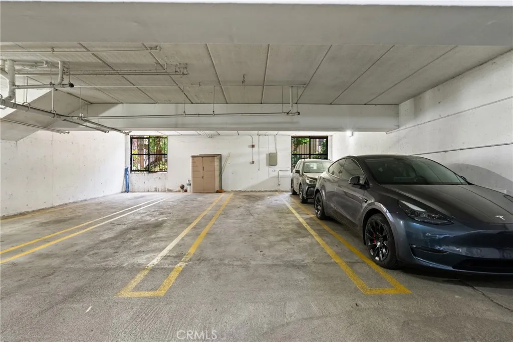 1742 S Bentley Avenue Unit 201, Los Angeles, CA 90025