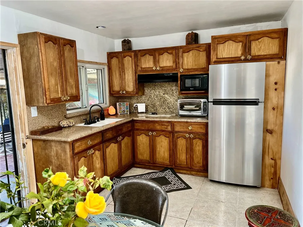Additional image 20 of 528 S Ash Avenue, Inglewood, CA 90301