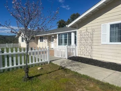 39560 S Lilley Way, Coarsegold, CA 93614 - MLS#: FR24180570