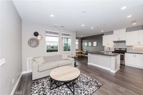 1114 Epic, Irvine, CA MLS: PW25024359