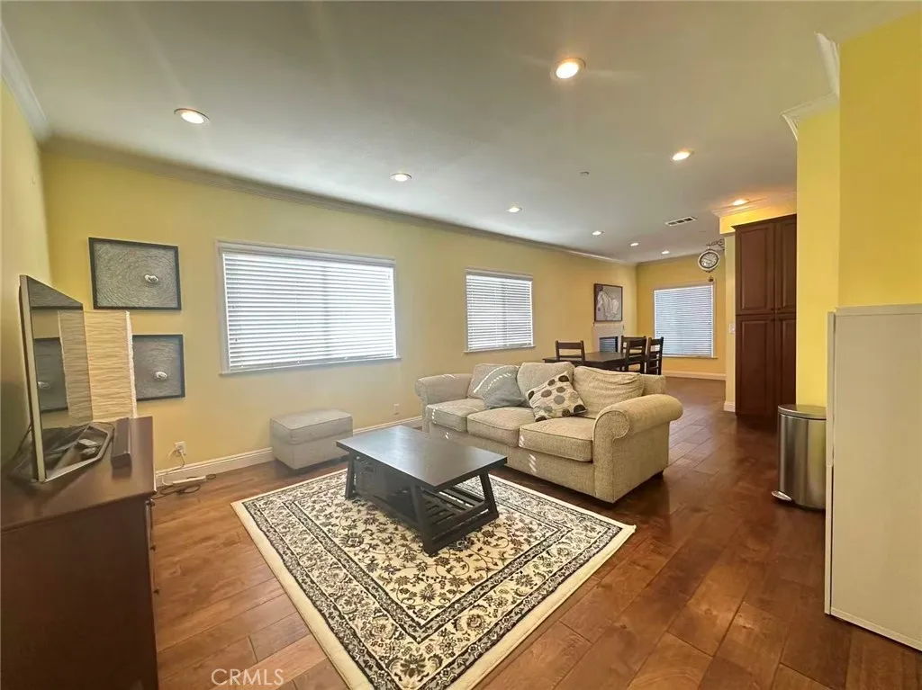 Additional image 3 of 58 S Altadena Dr, Pasadena, CA 91107