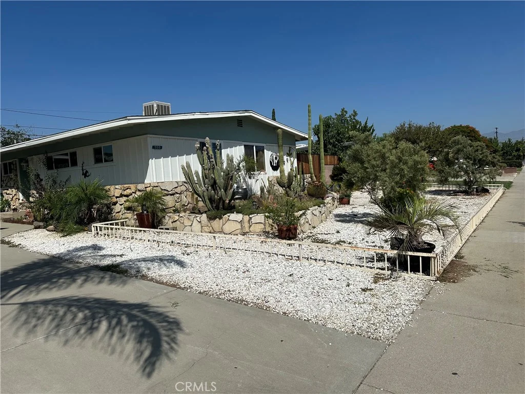 550 N Willow Ave, Rialto, CA 92376 photo 2