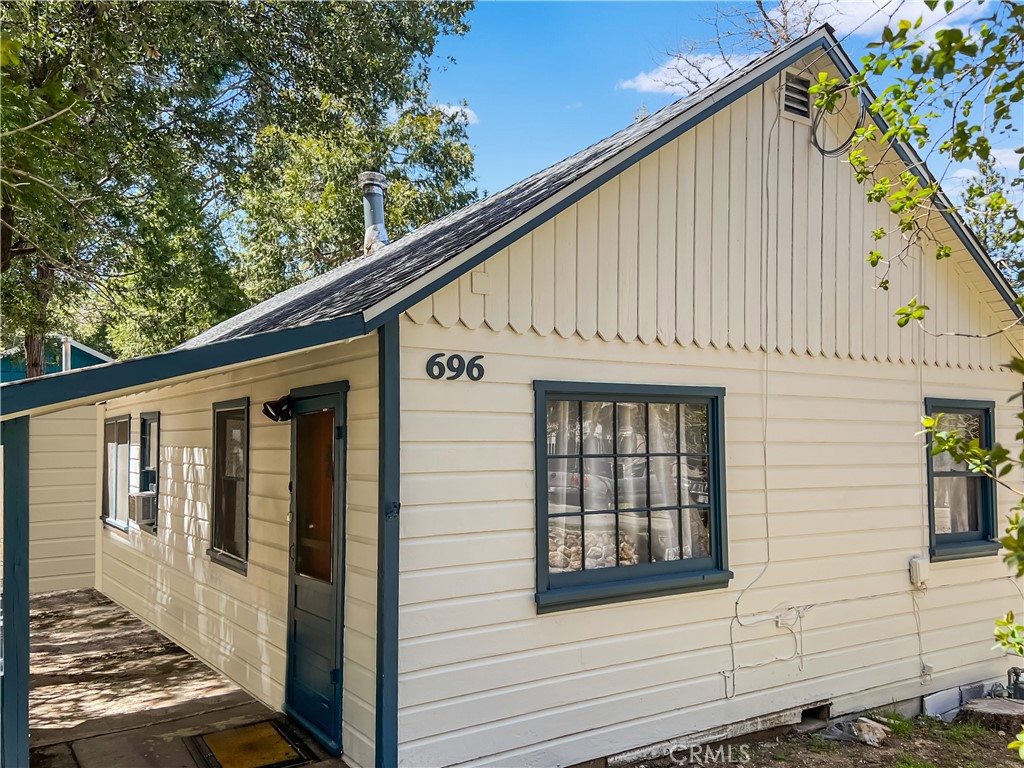 696 Forest Shade Road, Crestline, CA 92325 - MLS#: CV23074747