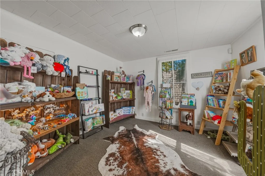 21057 Calistoga St, Middletown, CA 95461