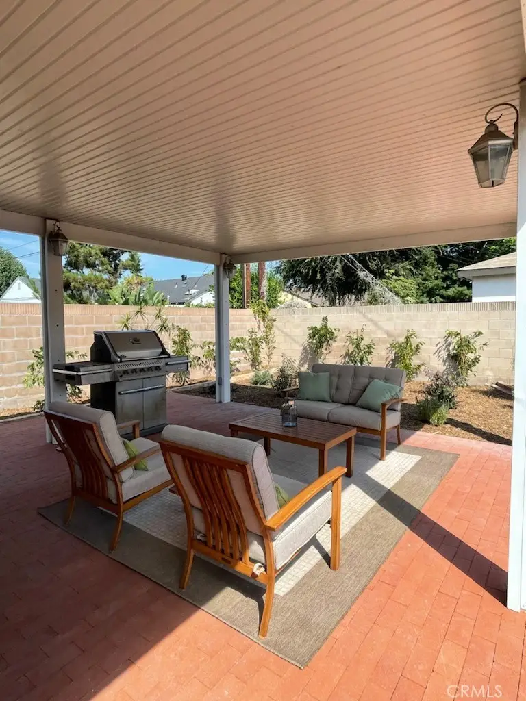 2304 Stanbridge Avenue, Long Beach, CA 90815