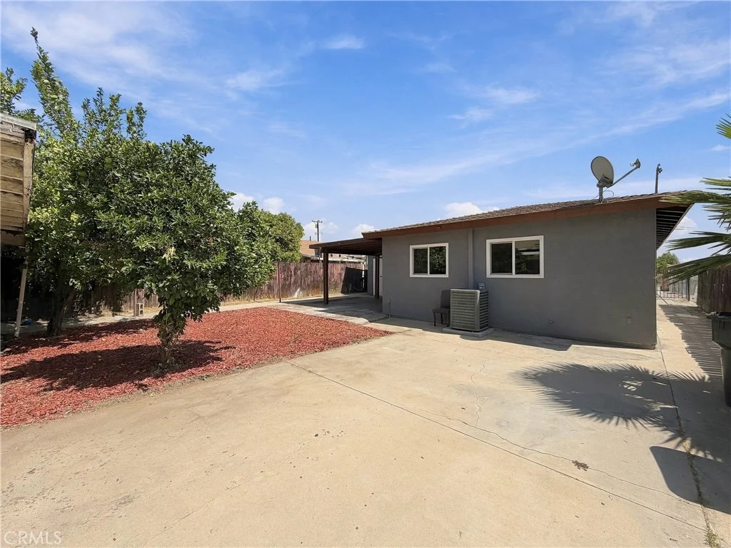 640 N Gardena St, San Bernardino, CA 92411