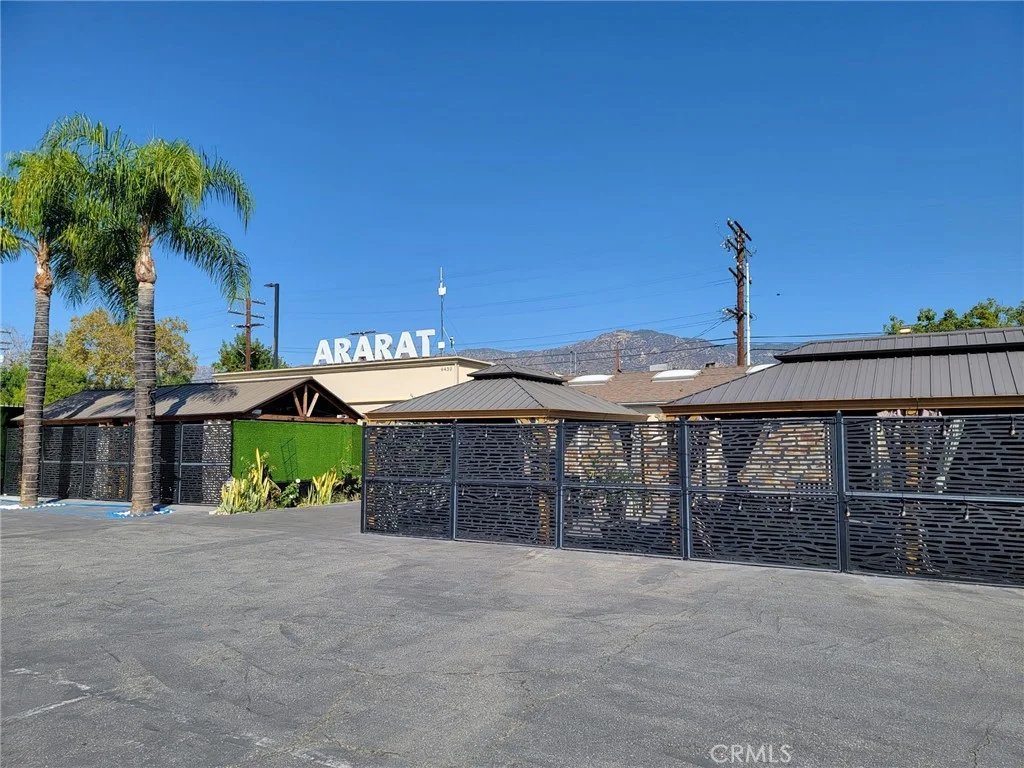 6430 San Fernando Road, Glendale, CA 91201