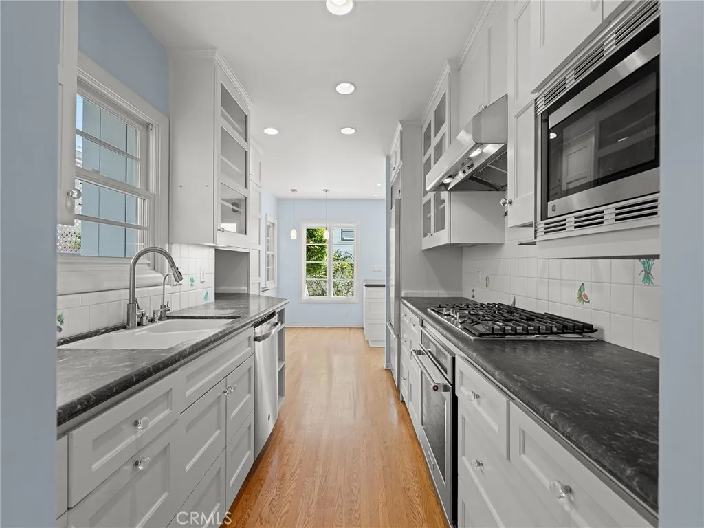 Additional image 16 of 2108 Grandview Avenue, Manhattan Beach, CA 90266