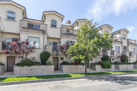 15248 Clark Street Unit 104, Sherman Oaks, CA MLS: WS25081602