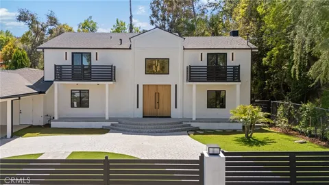 19532 Wells Drive, Tarzana, CA MLS: SR25068391