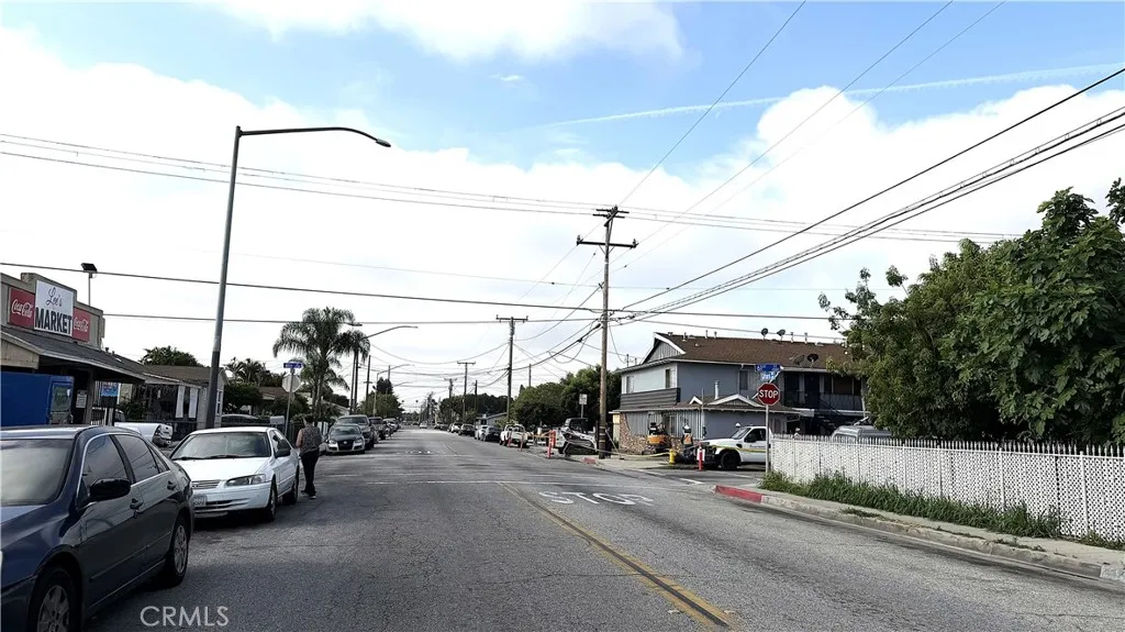 6072 Gifford Ave, Huntington Park, CA 90255