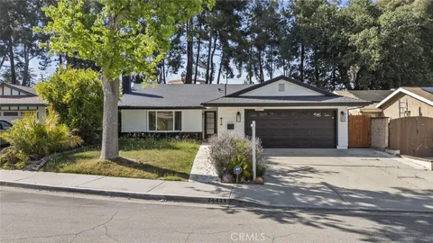24431 La Glorita Circle, Newhall, CA MLS: SR25100764