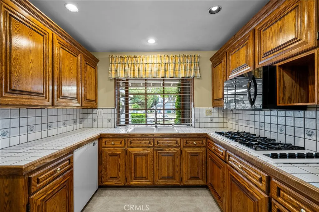 Additional image 5 of 19800 Citronia Street, Chatsworth, CA 91311