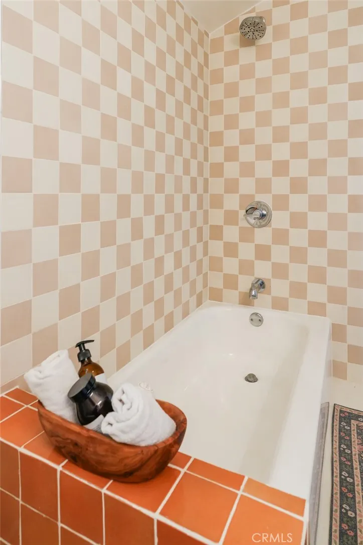 Additional image 113 of 371 E Claremont St, Pasadena, CA 91104