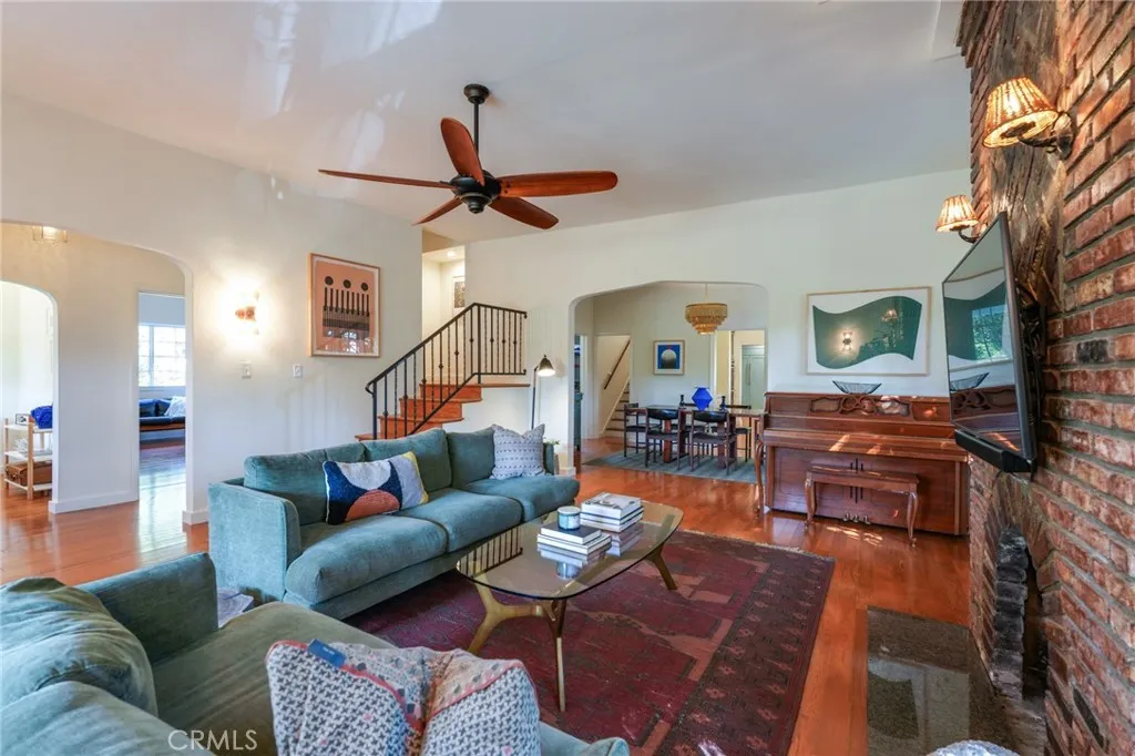 Additional image 91 of 371 E Claremont St, Pasadena, CA 91104