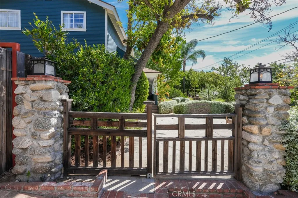 Additional image 81 of 371 E Claremont St, Pasadena, CA 91104