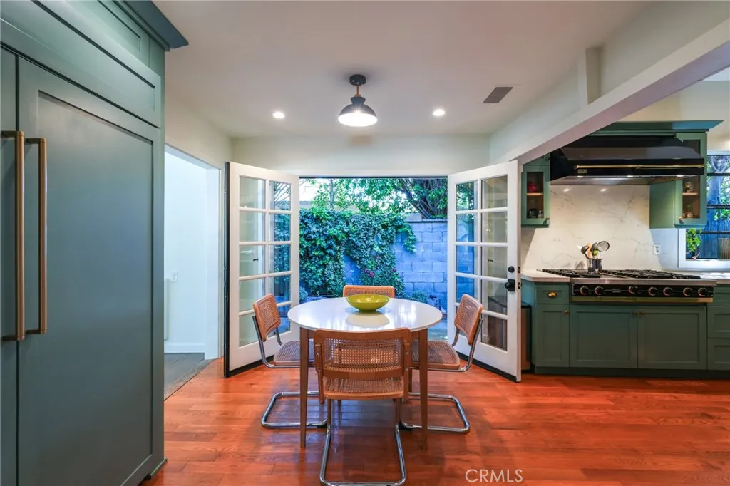 Additional image 102 of 371 E Claremont St, Pasadena, CA 91104