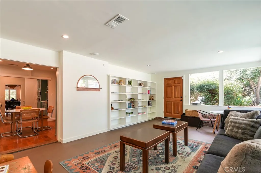 Additional image 106 of 371 E Claremont St, Pasadena, CA 91104