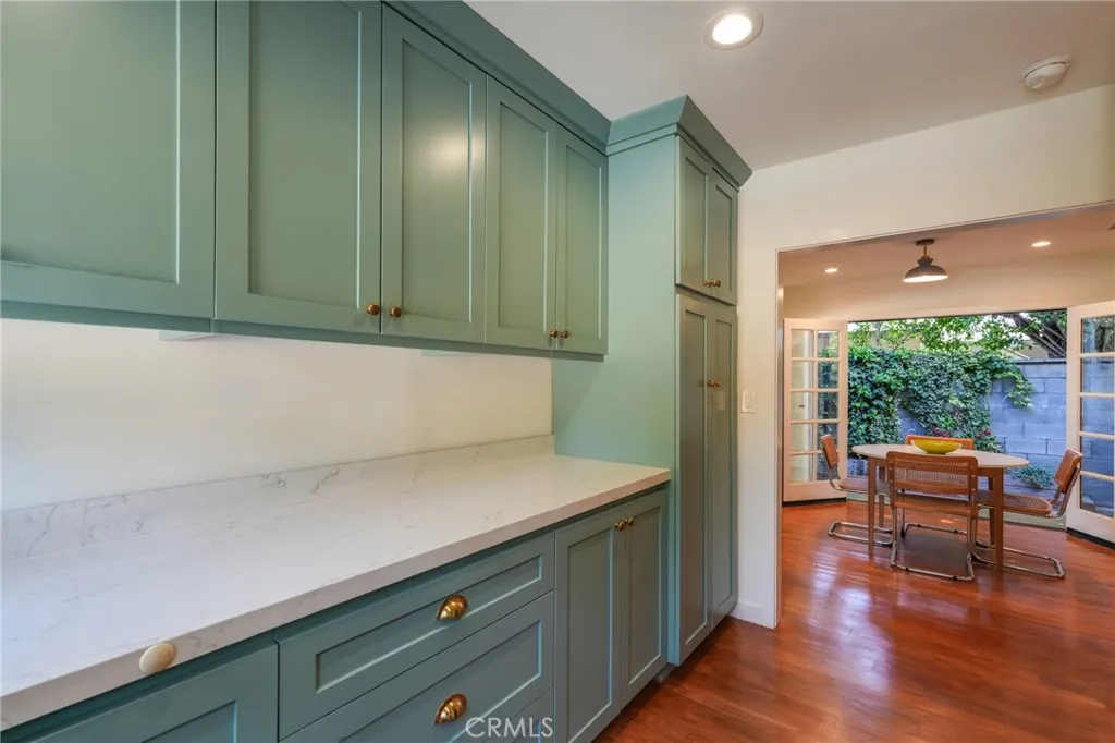 Additional image 104 of 371 E Claremont St, Pasadena, CA 91104