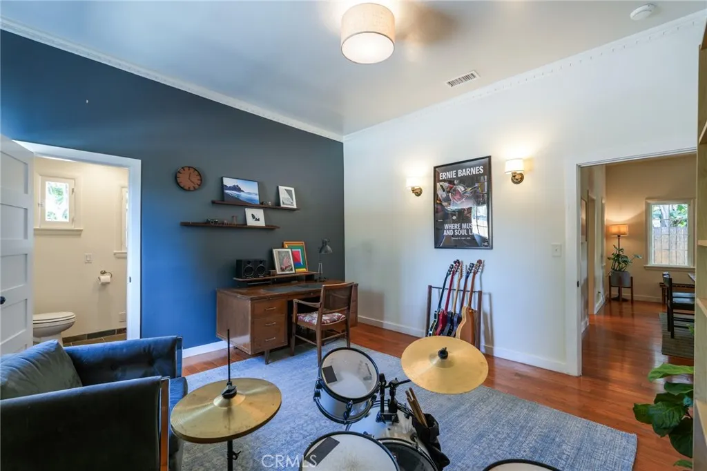 Additional image 43 of 371 E Claremont St, Pasadena, CA 91104