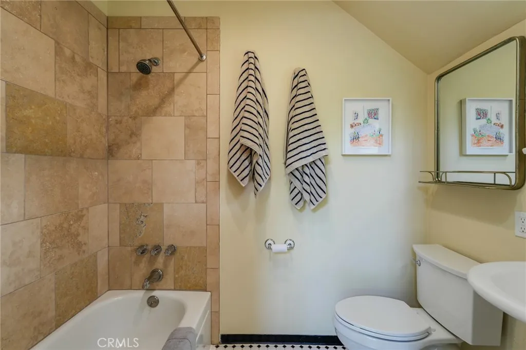 Additional image 125 of 371 E Claremont St, Pasadena, CA 91104