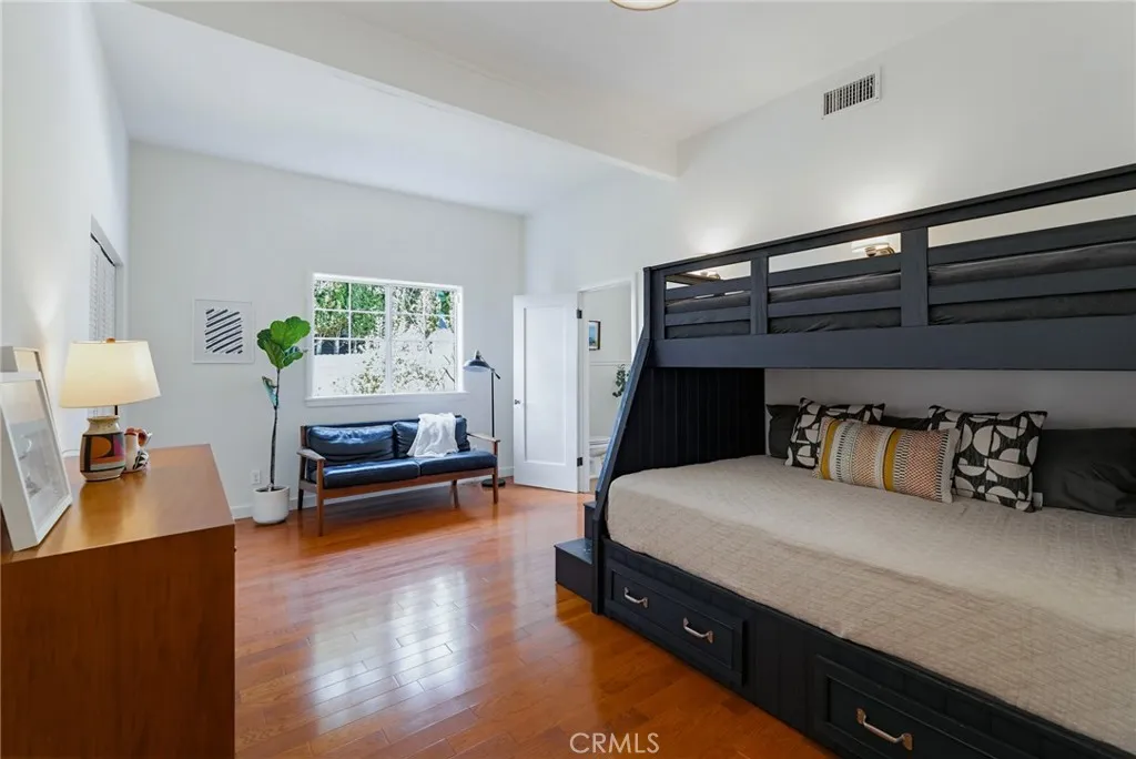 Additional image 119 of 371 E Claremont St, Pasadena, CA 91104