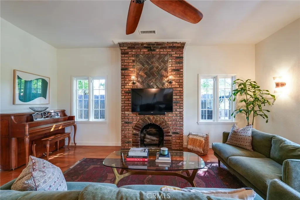 Additional image 14 of 371 E Claremont St, Pasadena, CA 91104