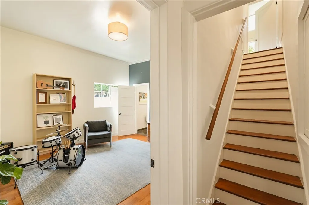 Additional image 115 of 371 E Claremont St, Pasadena, CA 91104