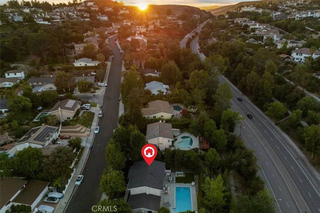 24621 Calvert Street, Woodland Hills, CA 91367