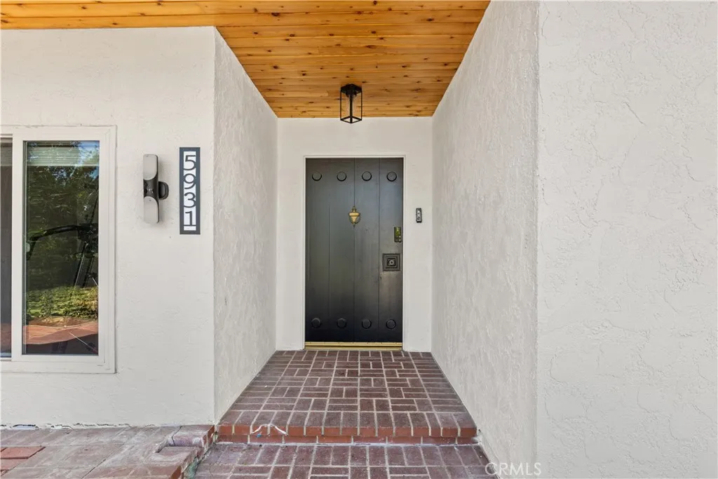5931 Maury Avenue, Woodland Hills, CA 91367