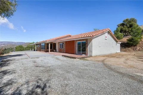 2898 Calmgarden Road, Acton, CA MLS: SR25045805