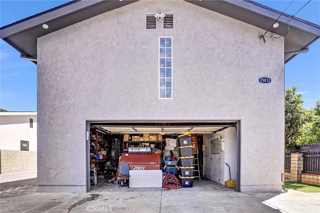15012 Wyandotte St, Los Angeles, CA 91405