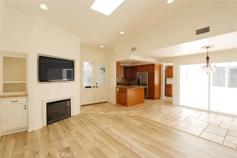 385 Avenida Castilla Unit D, Laguna Woods, CA 92637 - MLS#: OC25095063