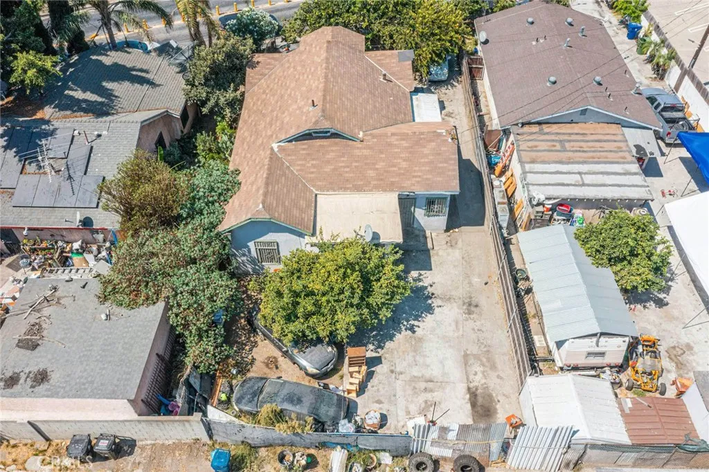 Additional image 7 of 11422 Willowbrook Ave, Los Angeles, CA 90059