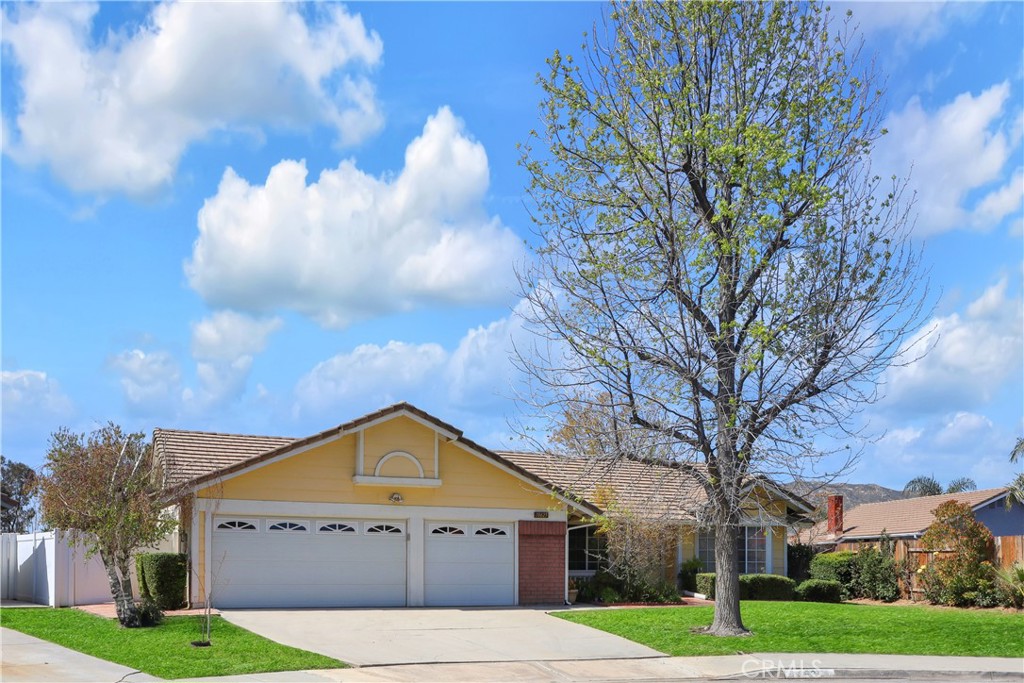 10625 Aster Leaf Lane, Moreno Valley, CA 92557 - MLS#: PW23062797