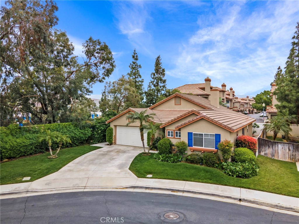 324 Oakwood Court, Corona, CA 92879 - MLS#: IG23067949