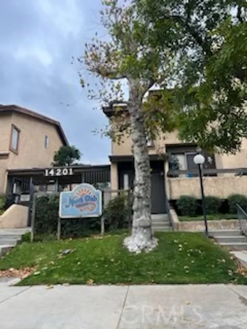 14201 Foothill Boulevard Unit 28, Sylmar, CA MLS: SR25016699