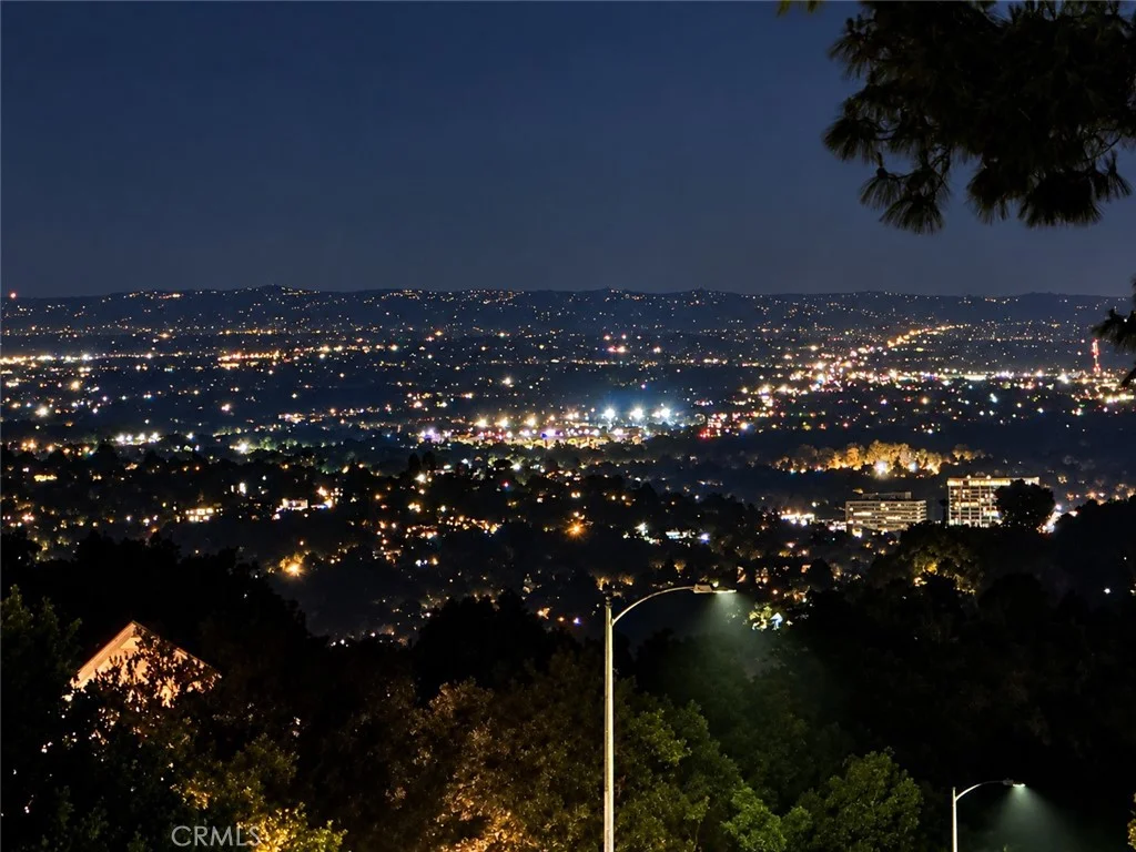 16568 Goldenrod Place, Encino, CA 91436