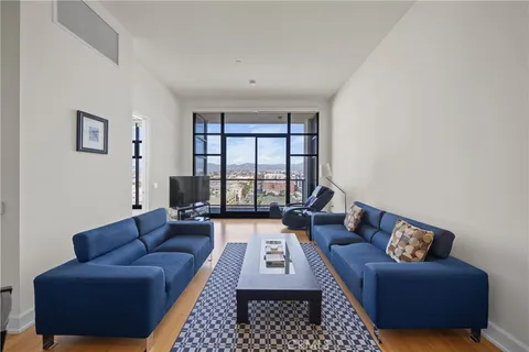 3223 W 6th Street Unit 704, Los Angeles, CA MLS: PW25092039