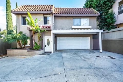 2558 Orange Avenue Unit F, Costa Mesa, CA MLS: NP25053668