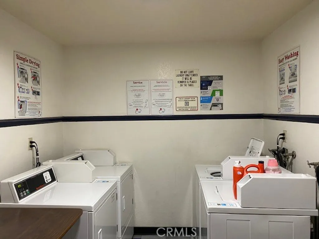 18530 Hatteras Street Unit 218, Tarzana, CA 91356