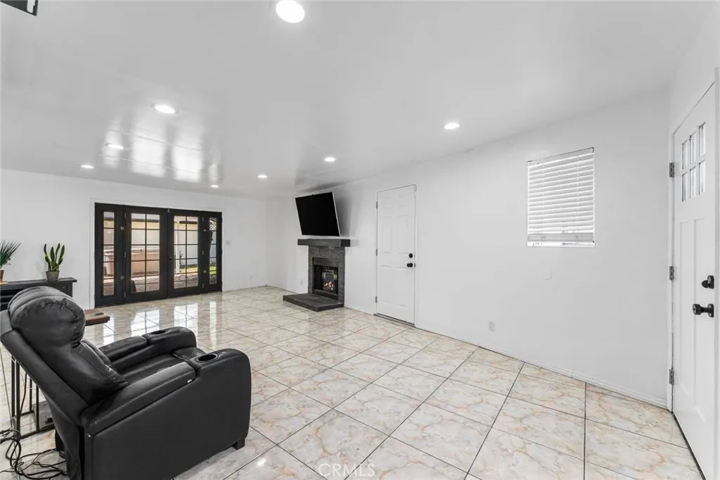 Additional image 16 of 7431 Vanalden Ave, Reseda, CA 91335