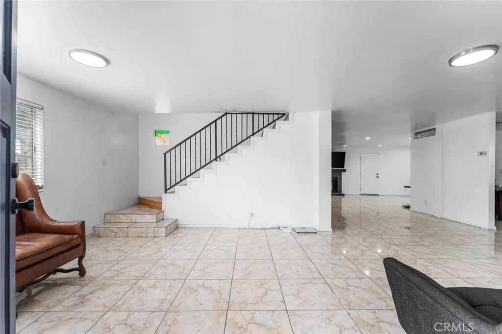 Additional image 6 of 7431 Vanalden Ave, Reseda, CA 91335