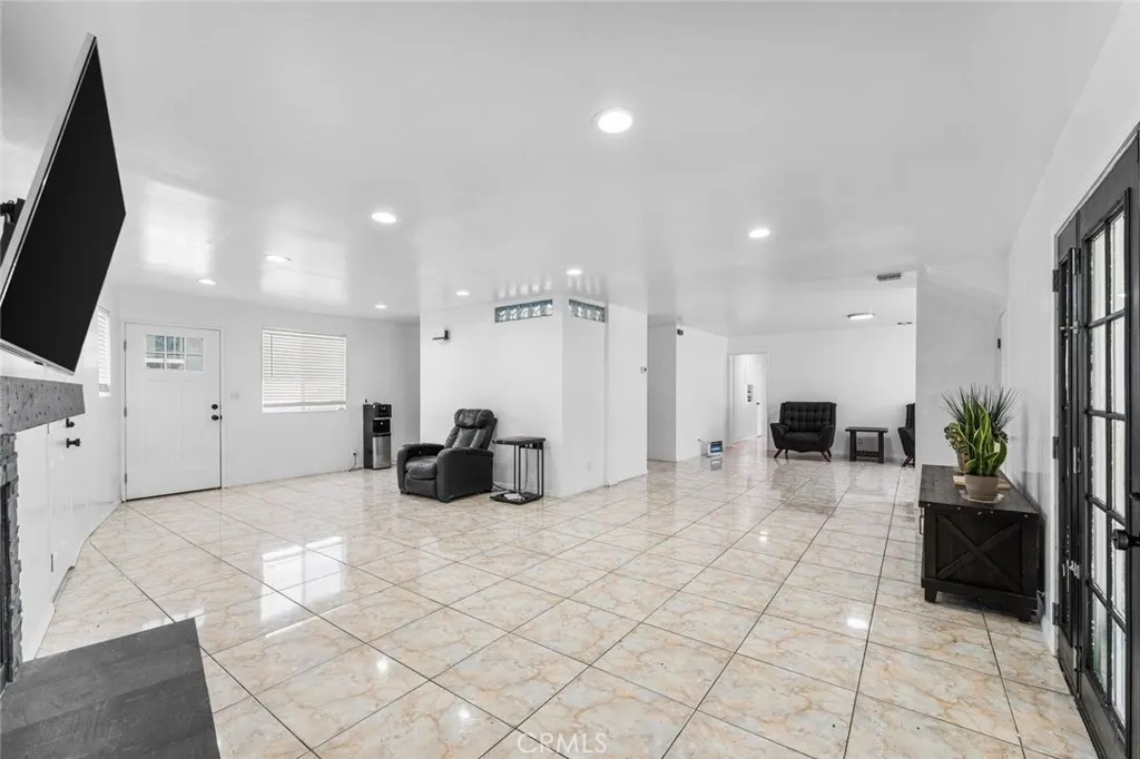 Additional image 15 of 7431 Vanalden Ave, Reseda, CA 91335