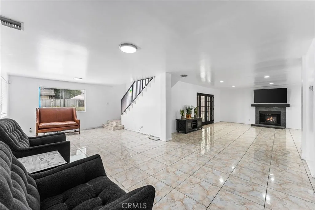 Additional image 10 of 7431 Vanalden Ave, Reseda, CA 91335