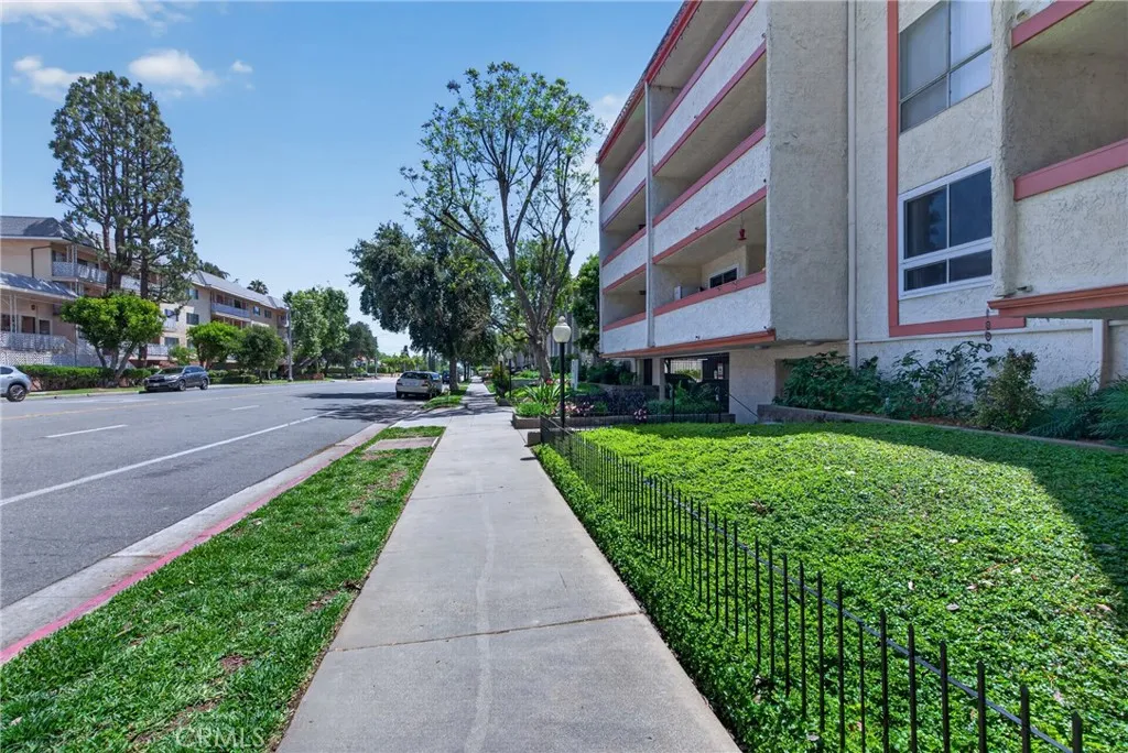 2444 E Del Mar Boulevard Unit 208, Pasadena, CA 91107